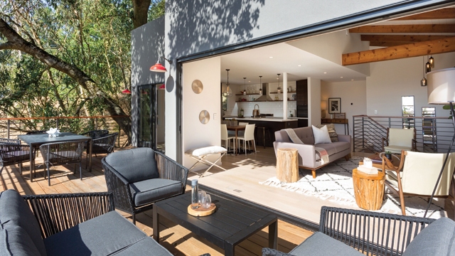 Treehouse Living on Skyline