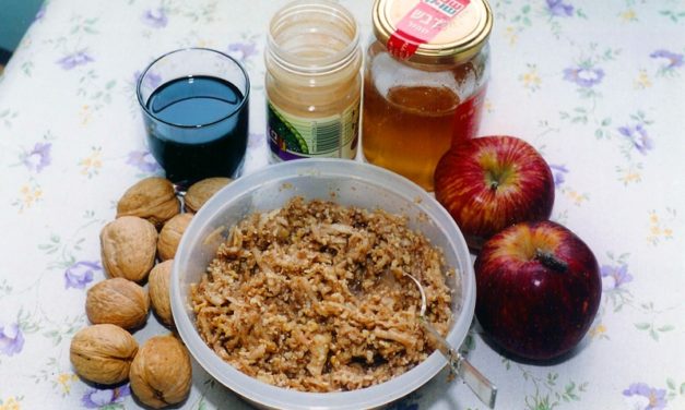 Nosh Box: Food Tradition Duo