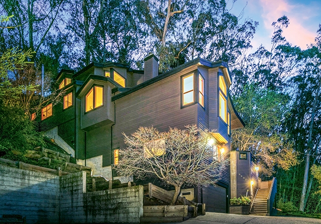 Architecture Mimics Origami in a Montclair Manse