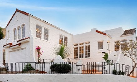 A Spanish Mediterranean in Crocker Highlands Echoes Santorini